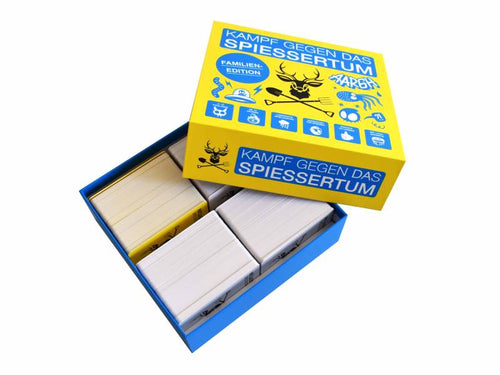 Kampf gegen das Spießertum Familien-Edition: geöffnete Box mit Kartenstapeln.
